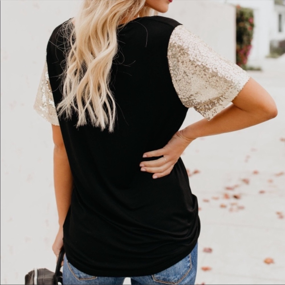 NWOT Vici Stand Out Sequin Tee - Picture 4 of 8